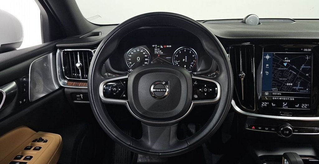 Volvo V60 Cross Country, 2022 год, 4 444 000 рублей, 7 фотография