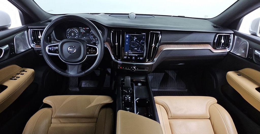 Volvo V60 Cross Country, 2022 год, 4 444 000 рублей, 6 фотография