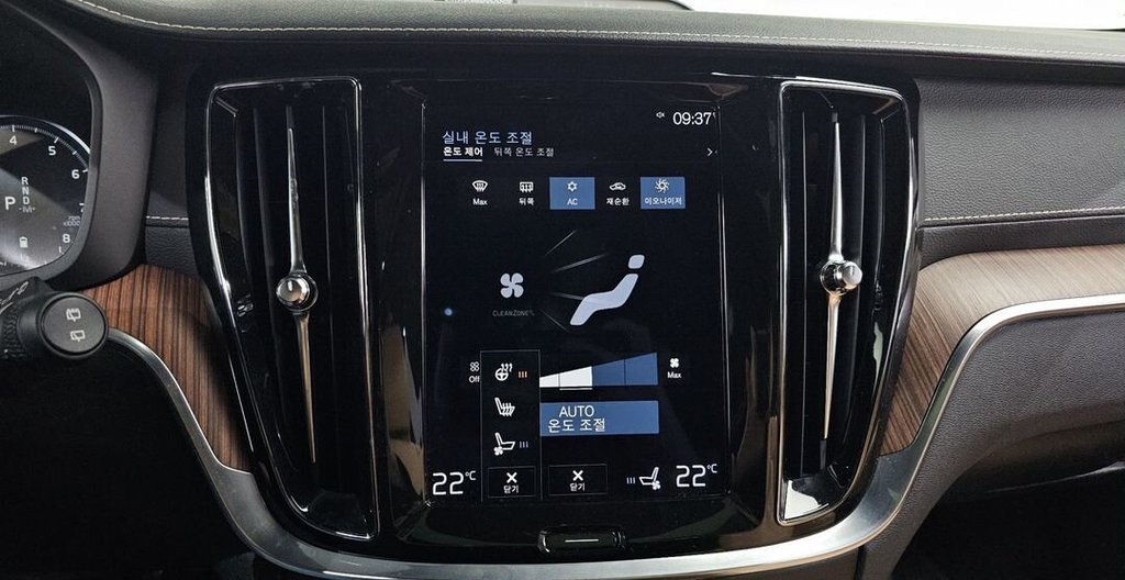 Volvo V60 Cross Country, 2022 год, 4 444 000 рублей, 12 фотография
