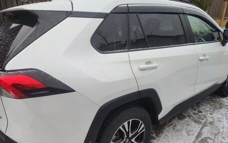 Toyota RAV4, 2020 год, 4 250 000 рублей, 8 фотография