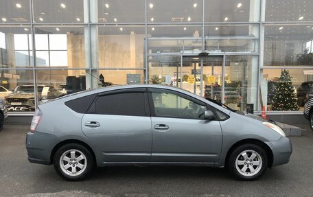 Toyota Prius, 2005 год, 590 000 рублей, 4 фотография