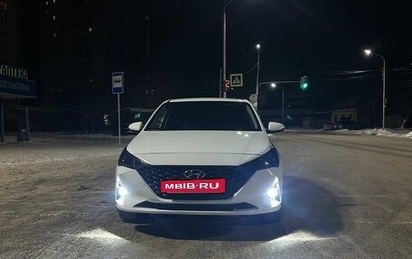 Hyundai Solaris II рестайлинг, 2020 год, 1 650 000 рублей, 4 фотография