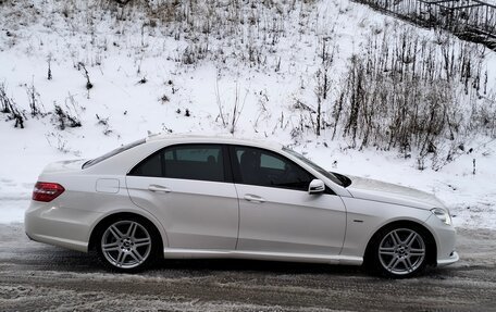 Mercedes-Benz E-Класс, 2011 год, 1 600 000 рублей, 6 фотография