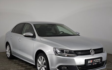 Volkswagen Jetta VI, 2013 год, 1 177 000 рублей, 3 фотография