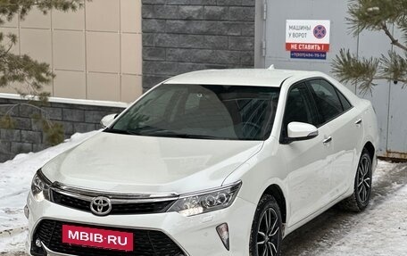 Toyota Camry, 2017 год, 3 050 000 рублей, 4 фотография