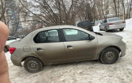 Renault Logan II, 2016 год, 650 000 рублей, 2 фотография