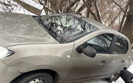 Renault Logan II, 2016 год, 650 000 рублей, 11 фотография