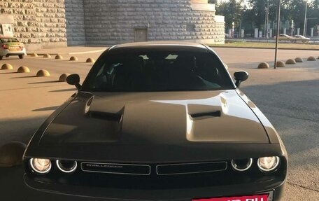 Dodge Challenger III рестайлинг 2, 2023 год, 6 850 000 рублей, 2 фотография