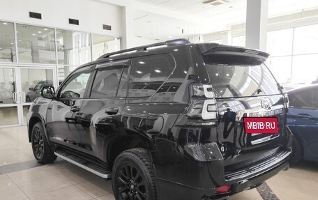 Toyota Land Cruiser Prado 150 рестайлинг 2, 2021 год, 7 998 000 рублей, 5 фотография