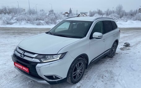 Mitsubishi Outlander III рестайлинг 3, 2015 год, 1 900 000 рублей, 1 фотография