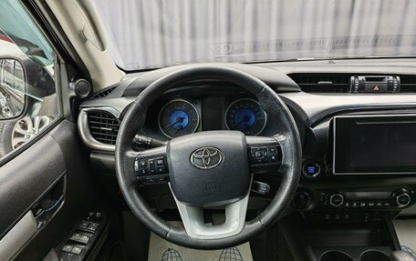 Toyota Hilux VIII, 2015 год, 3 300 000 рублей, 11 фотография