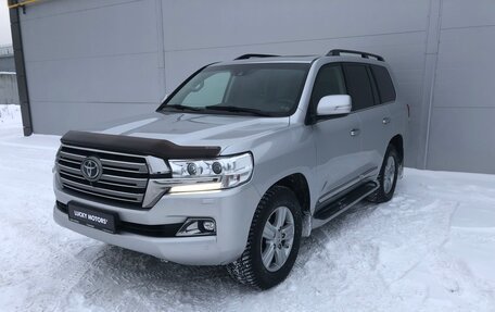 Toyota Land Cruiser 200, 2016 год, 5 997 000 рублей, 3 фотография