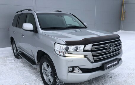 Toyota Land Cruiser 200, 2016 год, 5 997 000 рублей, 4 фотография