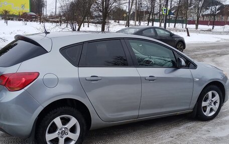 Opel Astra J, 2010 год, 750 000 рублей, 3 фотография