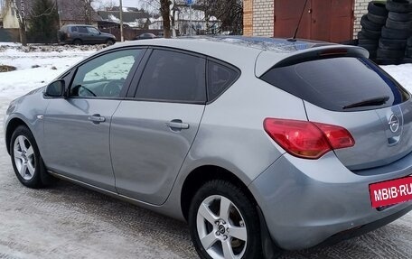 Opel Astra J, 2010 год, 750 000 рублей, 2 фотография