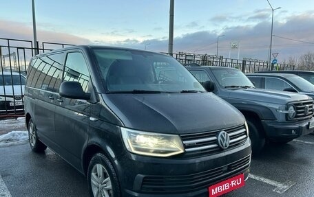 Volkswagen Multivan T6 рестайлинг, 2017 год, 3 879 000 рублей, 1 фотография