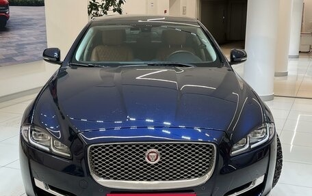 Jaguar XJ IV (X351), 2016 год, 3 500 000 рублей, 10 фотография