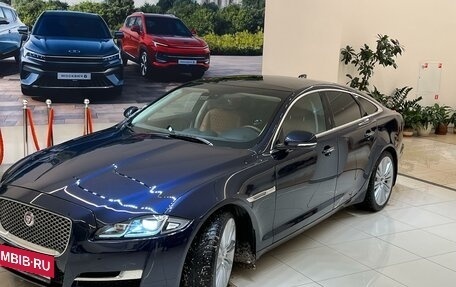 Jaguar XJ IV (X351), 2016 год, 3 500 000 рублей, 9 фотография