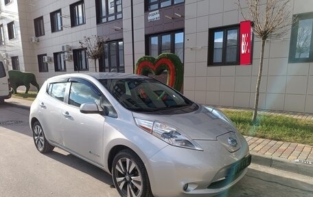 Nissan Leaf I, 2014 год, 1 390 000 рублей, 14 фотография