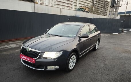 Skoda Superb III рестайлинг, 2011 год, 900 000 рублей, 2 фотография