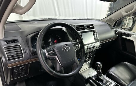 Toyota Land Cruiser Prado 150 рестайлинг 2, 2018 год, 5 280 000 рублей, 20 фотография