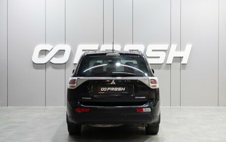 Mitsubishi Outlander III рестайлинг 3, 2013 год, 1 789 000 рублей, 4 фотография