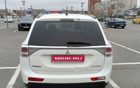 Mitsubishi Outlander III рестайлинг 3, 2012 год, 1 229 000 рублей, 9 фотография