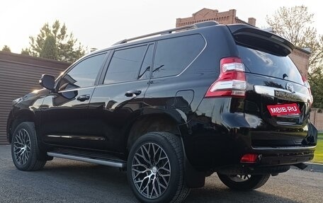 Toyota Land Cruiser Prado 150 рестайлинг 2, 2015 год, 4 200 000 рублей, 16 фотография