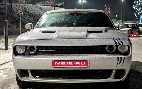 Dodge Challenger III рестайлинг 2, 2019 год, 3 600 000 рублей, 4 фотография