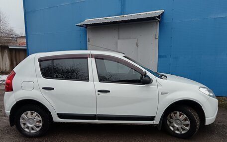 Renault Sandero I, 2013 год, 750 000 рублей, 3 фотография