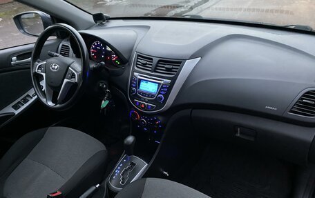 Hyundai Solaris II рестайлинг, 2011 год, 855 000 рублей, 27 фотография