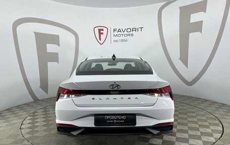 Hyundai Elantra, 2021 год, 2 090 000 рублей, 3 фотография