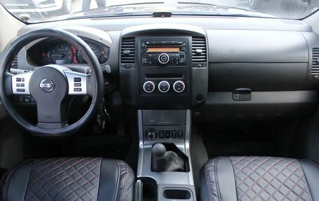 Nissan Navara (Frontier), 2010 год, 1 250 000 рублей, 12 фотография