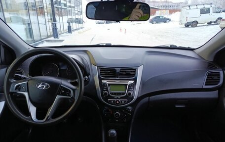 Hyundai Solaris II рестайлинг, 2012 год, 893 000 рублей, 17 фотография