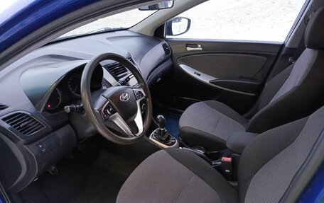 Hyundai Solaris II рестайлинг, 2012 год, 893 000 рублей, 20 фотография