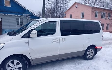 Hyundai Grand Starex Grand Starex I рестайлинг 2, 2014 год, 2 200 000 рублей, 3 фотография