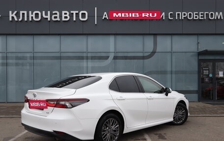 Toyota Camry, 2022 год, 3 550 000 рублей, 2 фотография