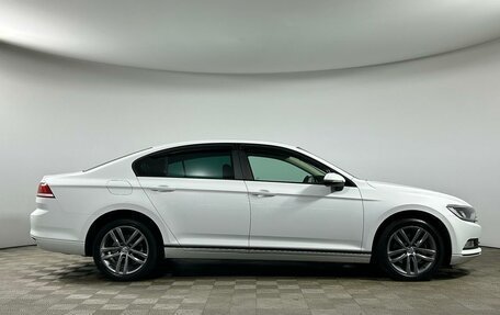 Volkswagen Passat B8 рестайлинг, 2016 год, 1 942 800 рублей, 4 фотография