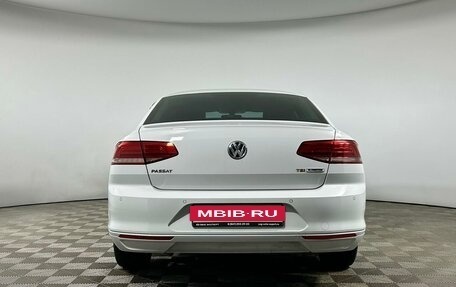 Volkswagen Passat B8 рестайлинг, 2016 год, 1 942 800 рублей, 5 фотография