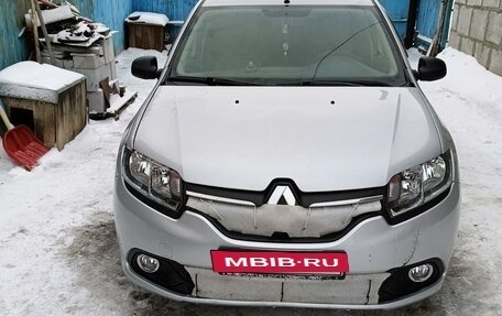 Renault Logan II, 2014 год, 600 000 рублей, 3 фотография