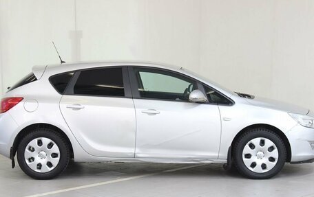 Opel Astra J, 2011 год, 540 000 рублей, 4 фотография