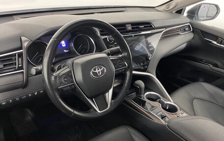 Toyota Camry, 2018 год, 2 999 000 рублей, 14 фотография