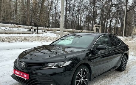 Toyota Camry, 2019 год, 2 950 000 рублей, 2 фотография