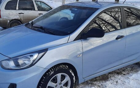 Hyundai Solaris II рестайлинг, 2012 год, 870 000 рублей, 2 фотография