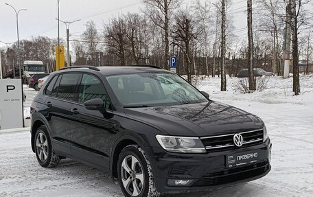 Volkswagen Tiguan II, 2018 год, 2 465 800 рублей, 3 фотография