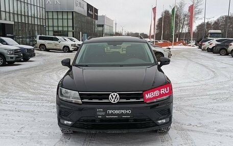 Volkswagen Tiguan II, 2018 год, 2 465 800 рублей, 2 фотография