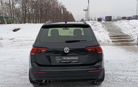 Volkswagen Tiguan II, 2018 год, 2 465 800 рублей, 7 фотография