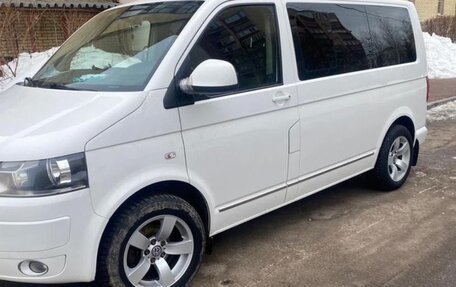 Volkswagen Caravelle T5, 2012 год, 1 880 000 рублей, 3 фотография