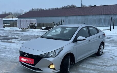 Hyundai Solaris II рестайлинг, 2022 год, 1 730 000 рублей, 2 фотография