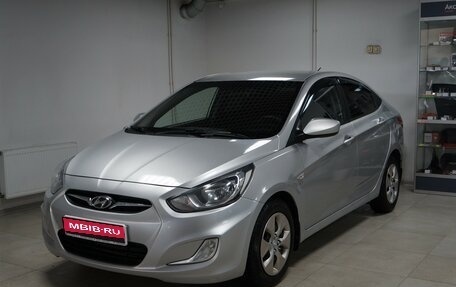 Hyundai Solaris II рестайлинг, 2012 год, 970 000 рублей, 1 фотография